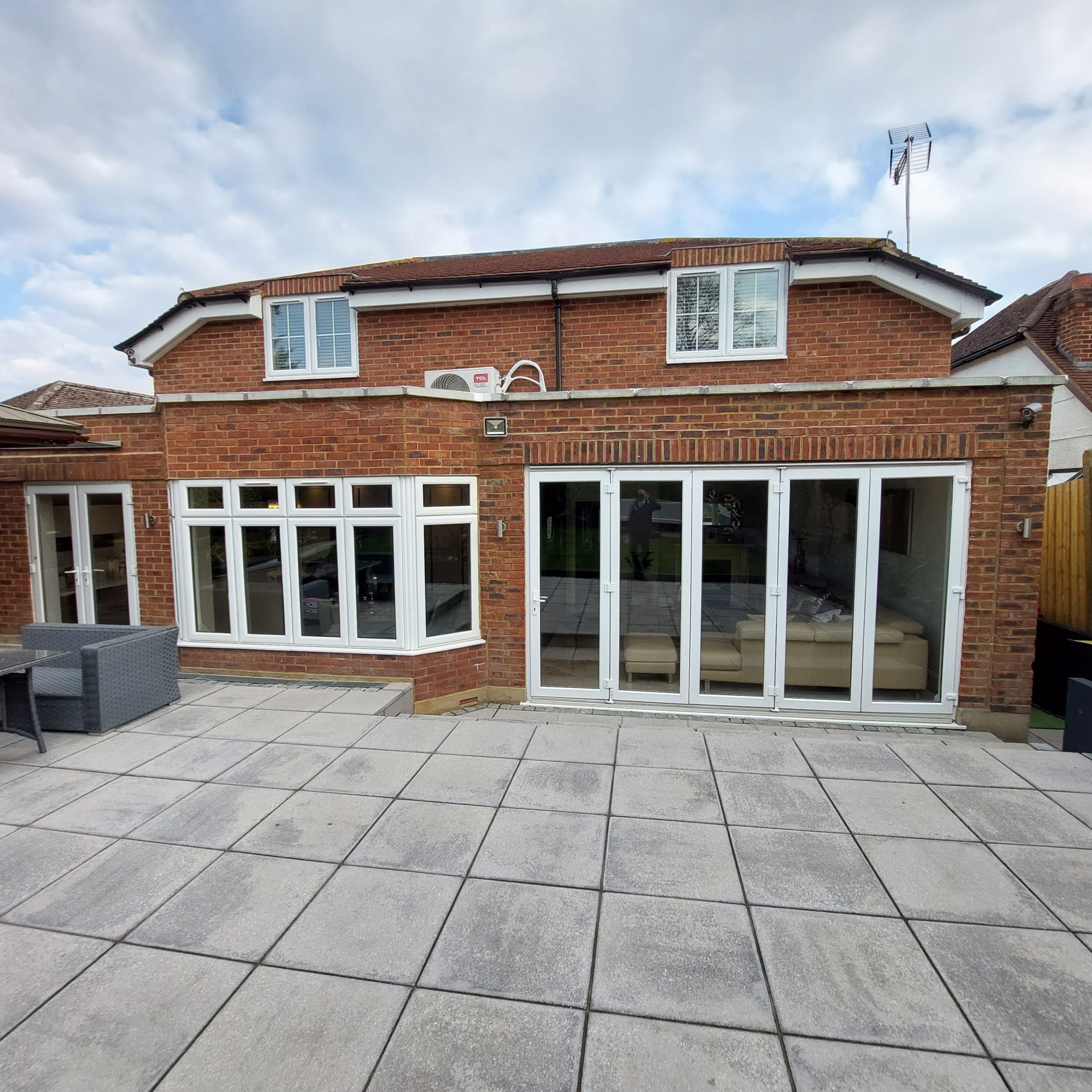 5 panel aluminium bifold doors
